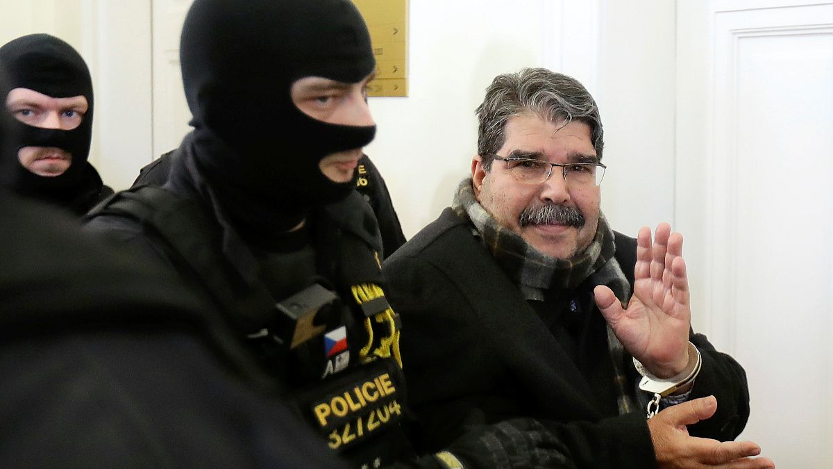 Salih Muslim bei seiner Freilassung in Prag am Dienstag