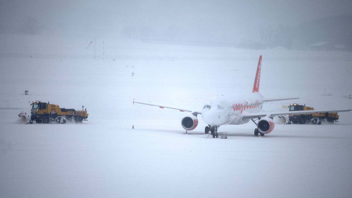 Chutes de neige : fermeture de l'aéroport de Genève  