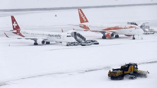 Genfer Flughafen wegen heftiger Schneefälle geschlossen