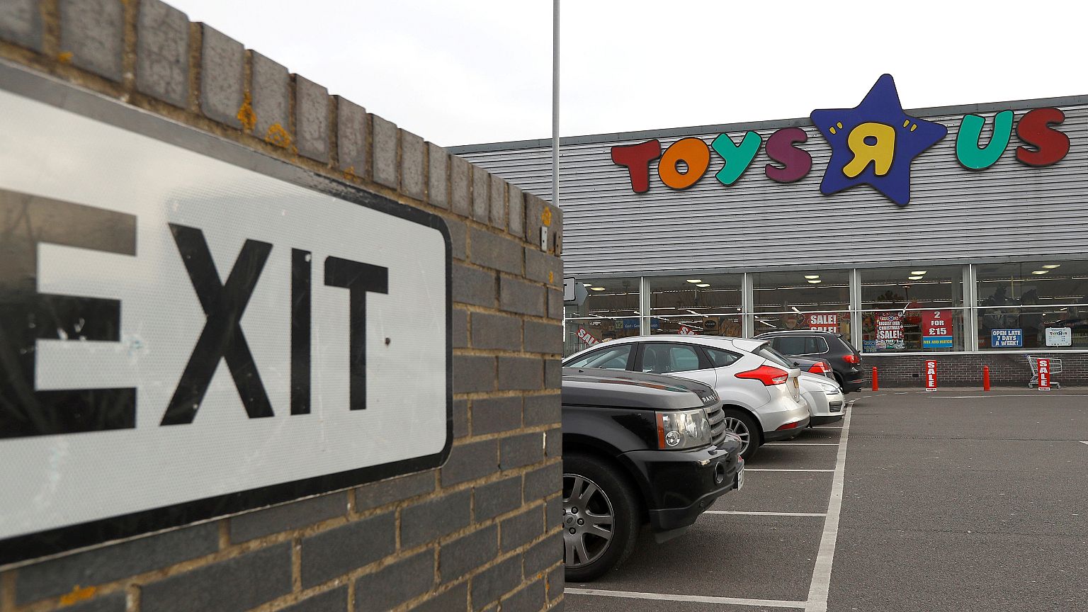 Toys R Us store