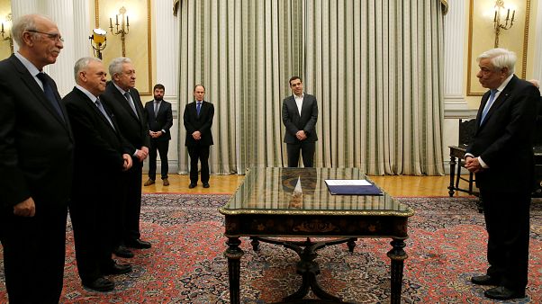 Ελλάδα: Ορκίστηκαν τα νέα μέλη της κυβέρνησης Ελλάδα: Ορκίστηκαν τα νέα μέλη της κυβέρνησης