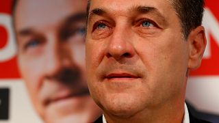 Los austriacos pueden insultar o hacer gestos obscenos a los políticos, dictamina un tribunal austriaco