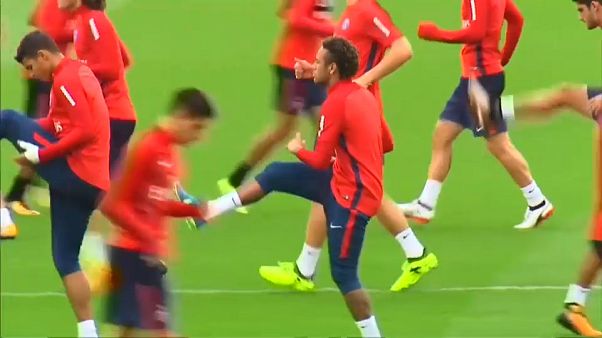 Neymar fuori per tre mesi: ce la farà per i Mondiali? Neymar fuori per tre mesi: ce la farà per i Mondiali?