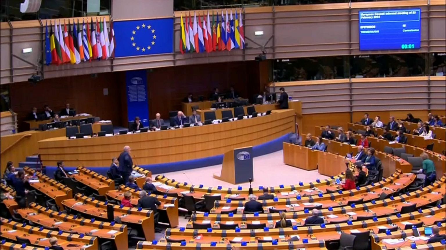 UE reforça pressão a Varsóvia