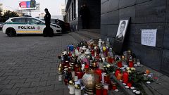 Kerzen vor der Redaktion, in der Jan Kuciak arbeitete