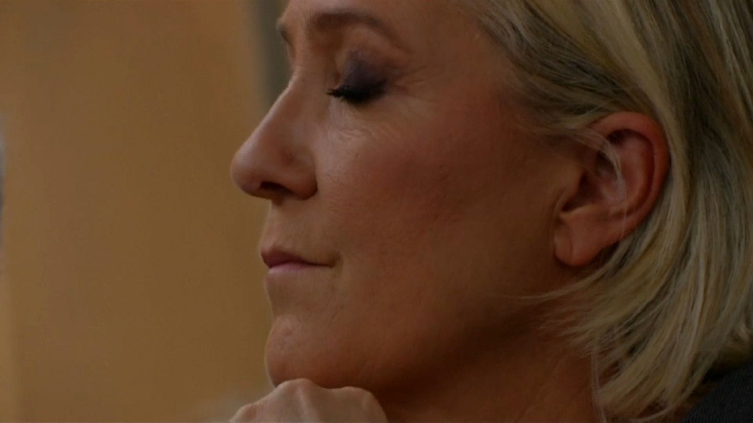 Marine Le Pen indagata: persecuzione o tramonto? 