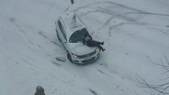 „Weißer“ Märzanfang in Europa - von Schottland bis Südfrankreich schlittern Autofahrer über Fernstraßen