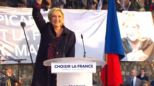 Le Pen imputada por publicar fotos del grupo Estado Islámico en Twitter Le Pen imputada por publicar fotos del grupo Estado Islámico en Twitter