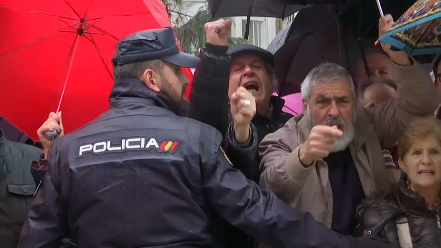 Pensionistas espanhóis protestam por reformas "dignas"