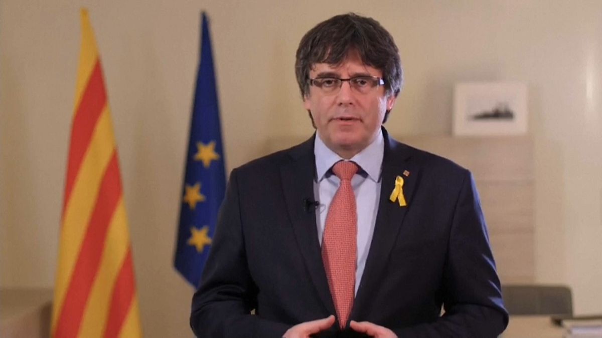 Puigdemont renuncia a lutar pela presidência da Catalunha
