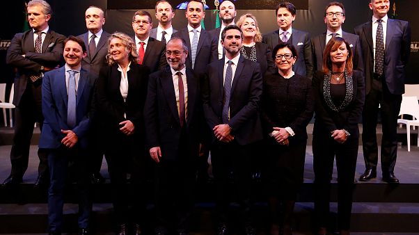 Merkez sağda 'başbakan kim olacak' tartışması Merkez sağda 'başbakan kim olacak' tartışması