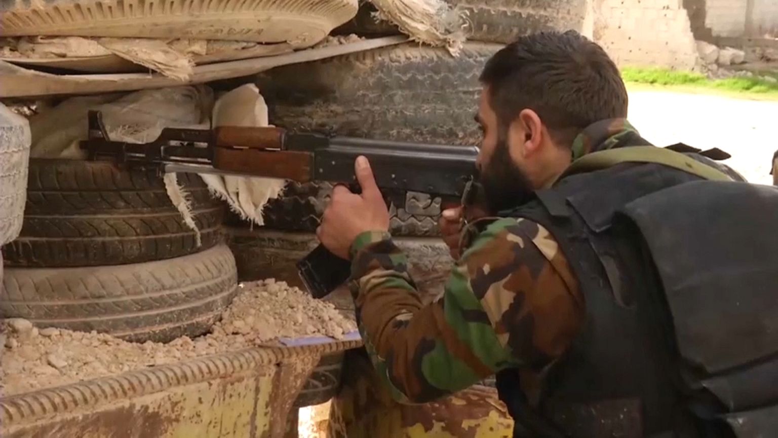 Syria begins ground assault in Eastern Ghouta as UN aid convoys wait