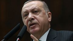 "Ein Knast im Kornfeld" - Aufschrei gegen Verbot türkischer Schlager