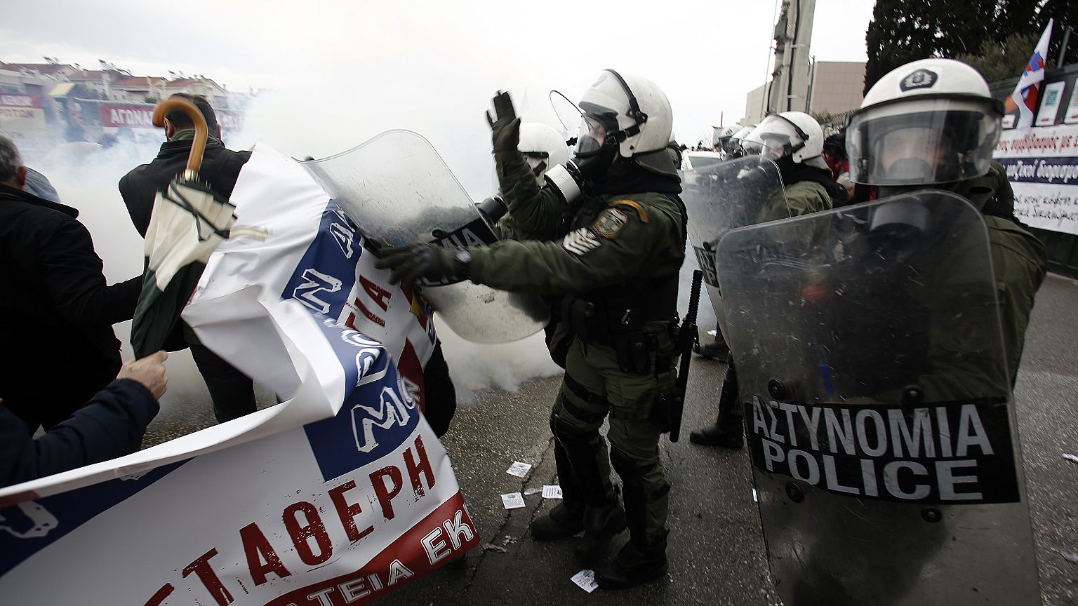 Ένταση και επεισόδια στο συλλαλητήριο των εκπαιδευτικών