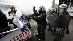 Ένταση και επεισόδια στο συλλαλητήριο των εκπαιδευτικών