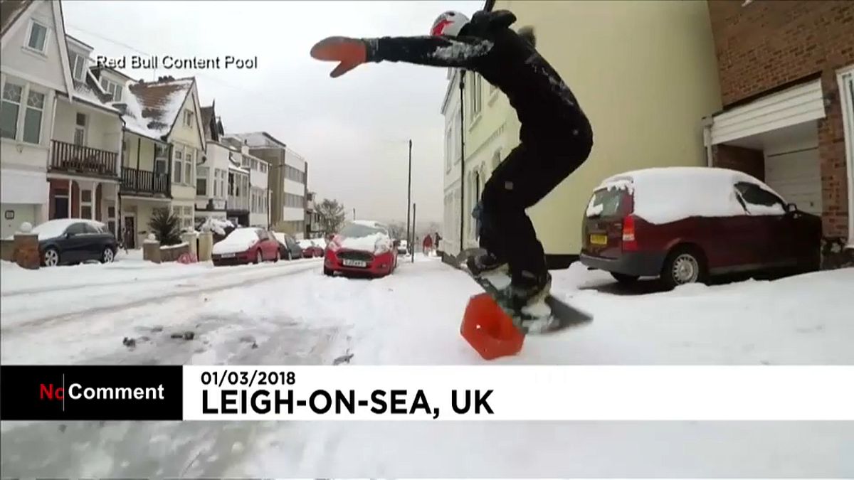 snowboarder britannique Billy Morgan dans les rues d'Essex