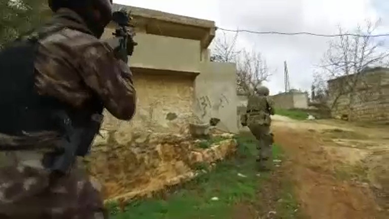 Civilek kerültek kereszttűzbe Afrínnál
