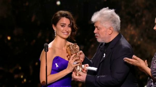 Penélope Cruz recibe el Cesar de Honor por toda su carrera Penélope Cruz recibe el Cesar de Honor por toda su carrera