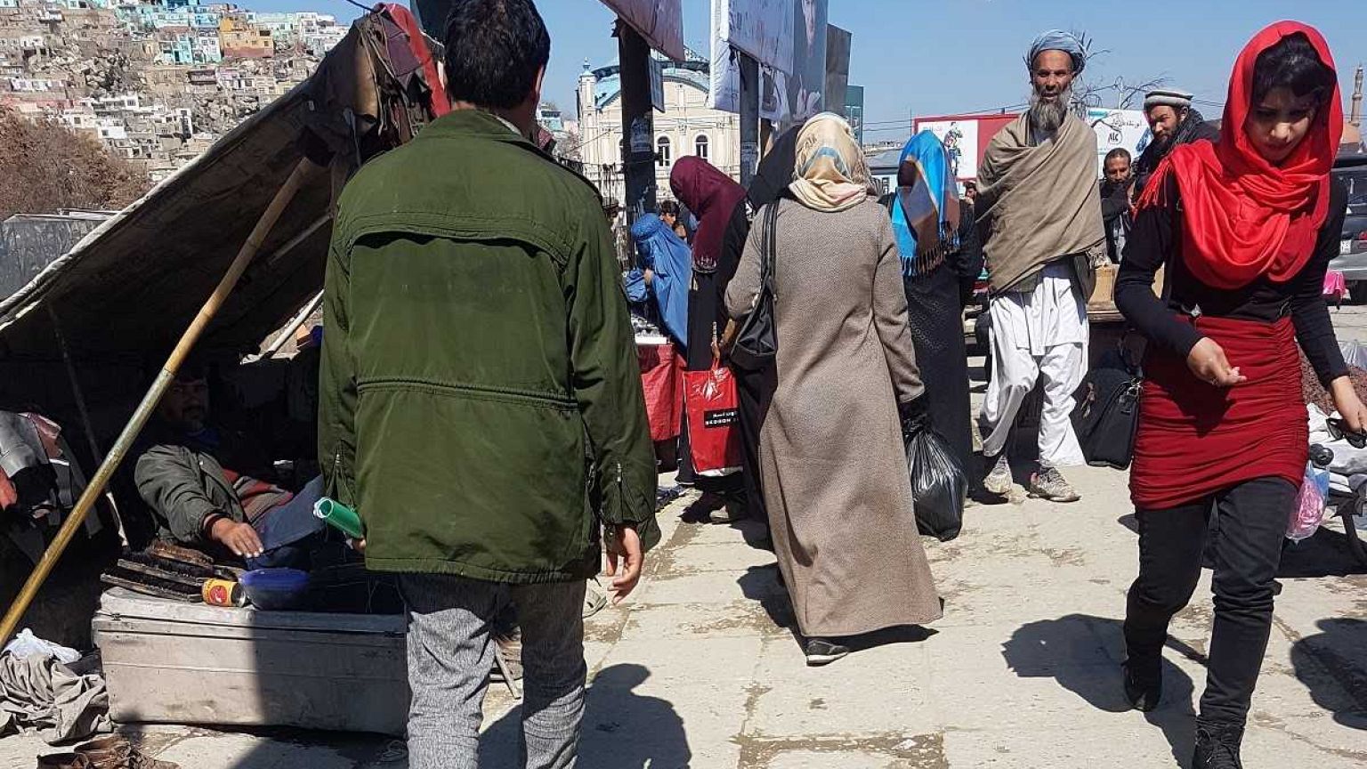 زنان تحصیلکرده افغانستان چگونه پوشش سنتی خود را کنار گذاشتند؟ 