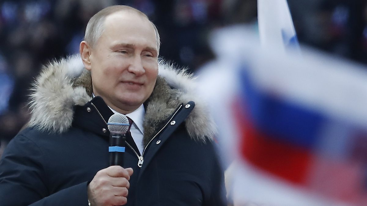 Putin'in dev seçim mitingine 100 bini aşkın vatandaş geldi