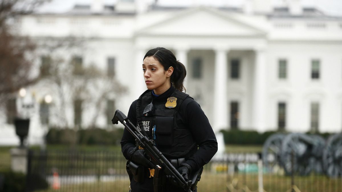 گزارش ها از تیراندازی در مقابل کاخ سفید