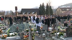 Cientos de personas dan su último adiós al periodista Jan Kuciak