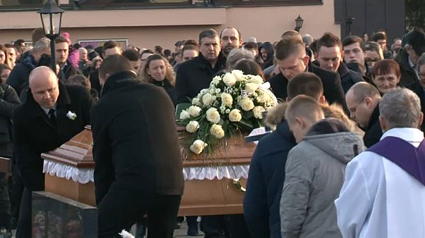 Cinayete kurban giden Slovak gazeteci Jan Kuciak son yolculuğuna uğurlandı Cinayete kurban giden Slovak gazeteci Jan Kuciak son yolculuğuna uğurlandı