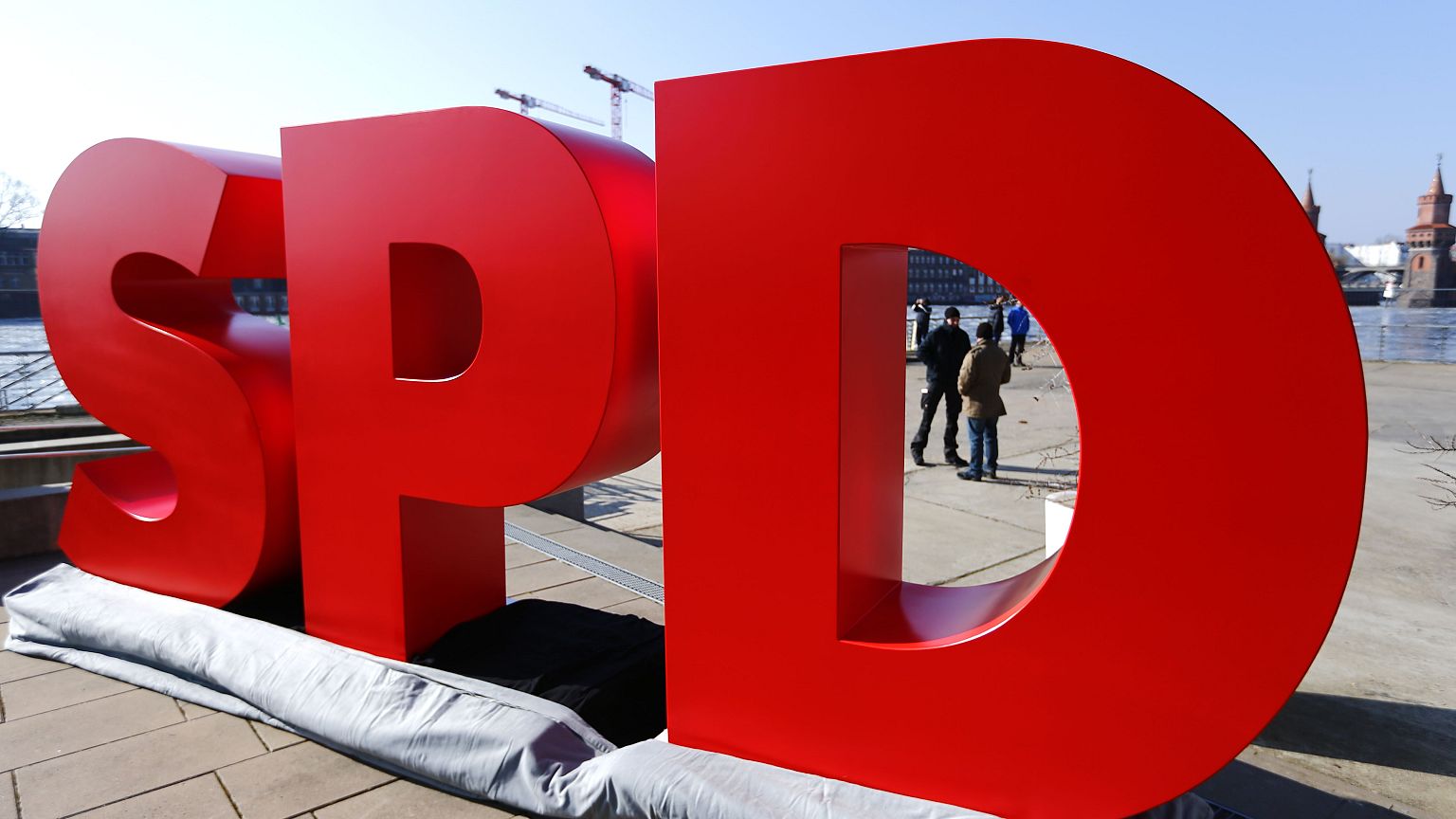 66 Prozent: SPD stimmt für große Koalition