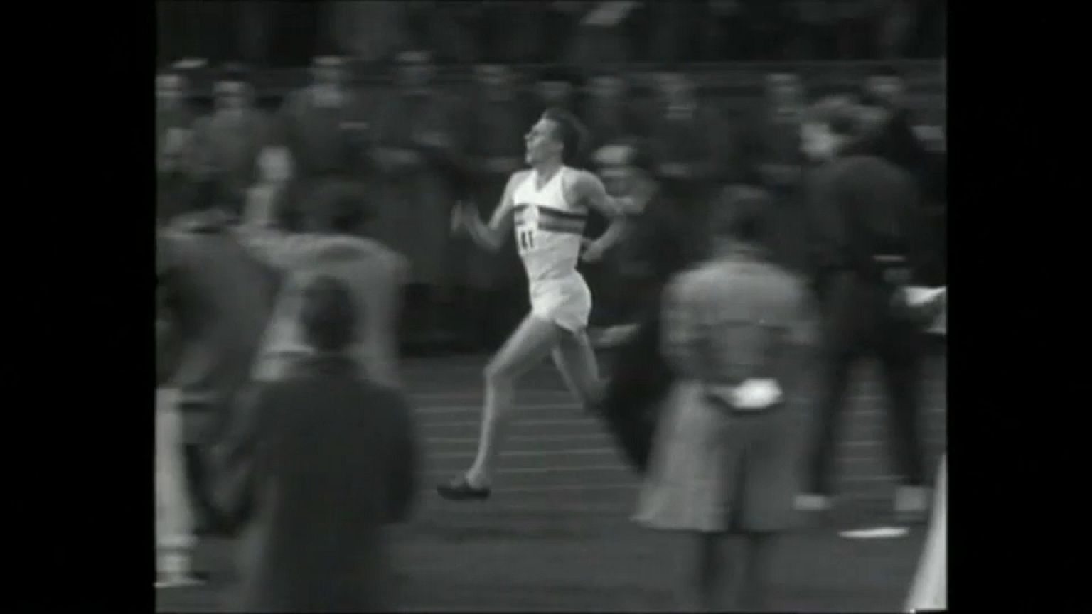 Addio a Roger Bannister, l'uomo più veloce sul miglio