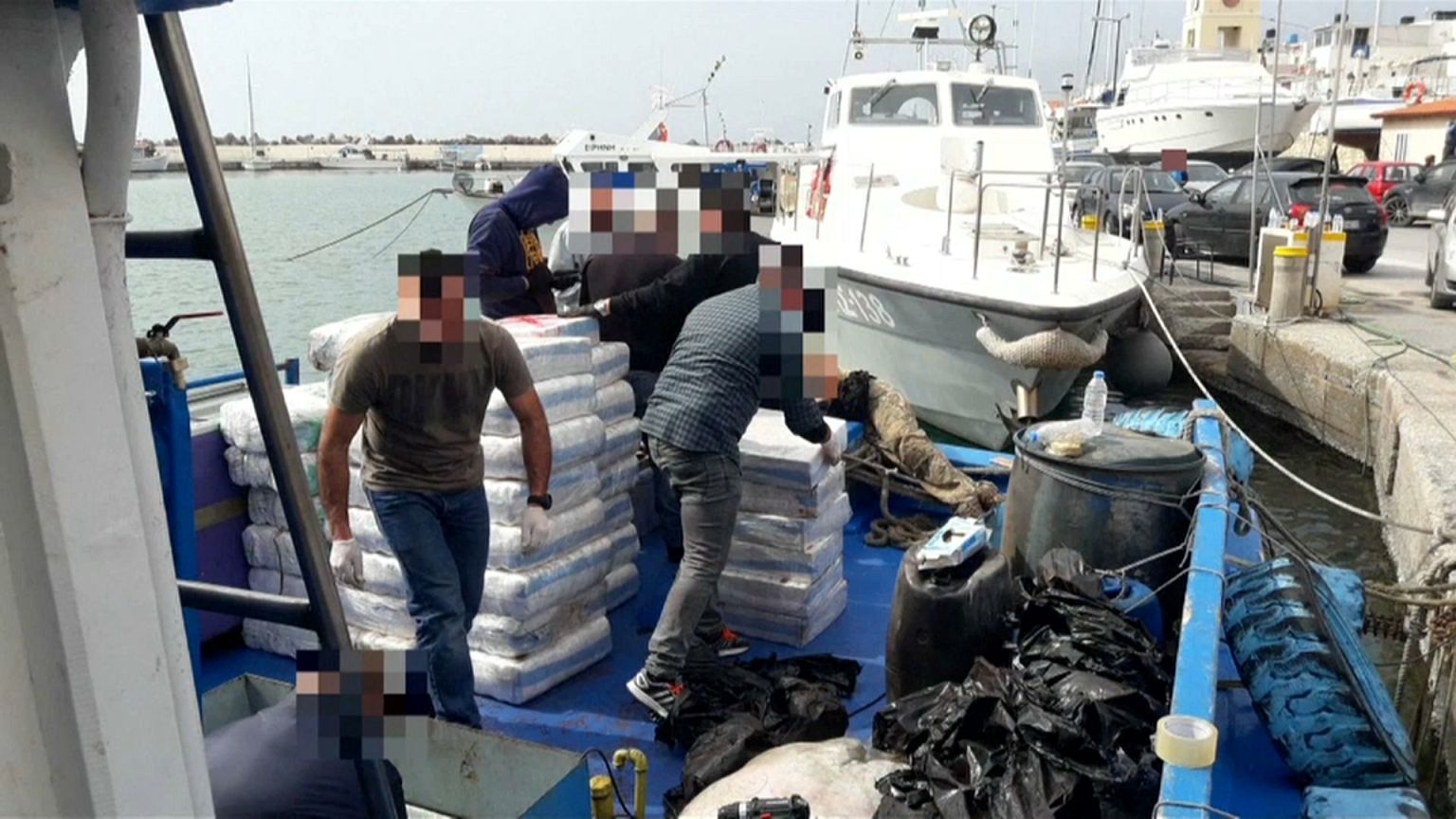 خفر السواحل اليونانيين يصادرون مخدرات بقيمة 15 مليون يورو  