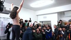 FEMEN-Aktivistin schlägt Berlusconi in die Flucht