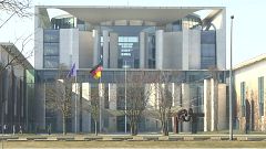 Steinmeyer propõe reeleição de Merkel já amanhã