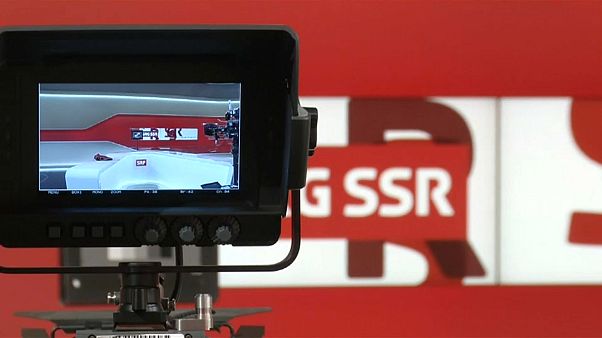 Los suizos deciden seguir financiando su televisión pública Los suizos deciden seguir financiando su televisión pública
