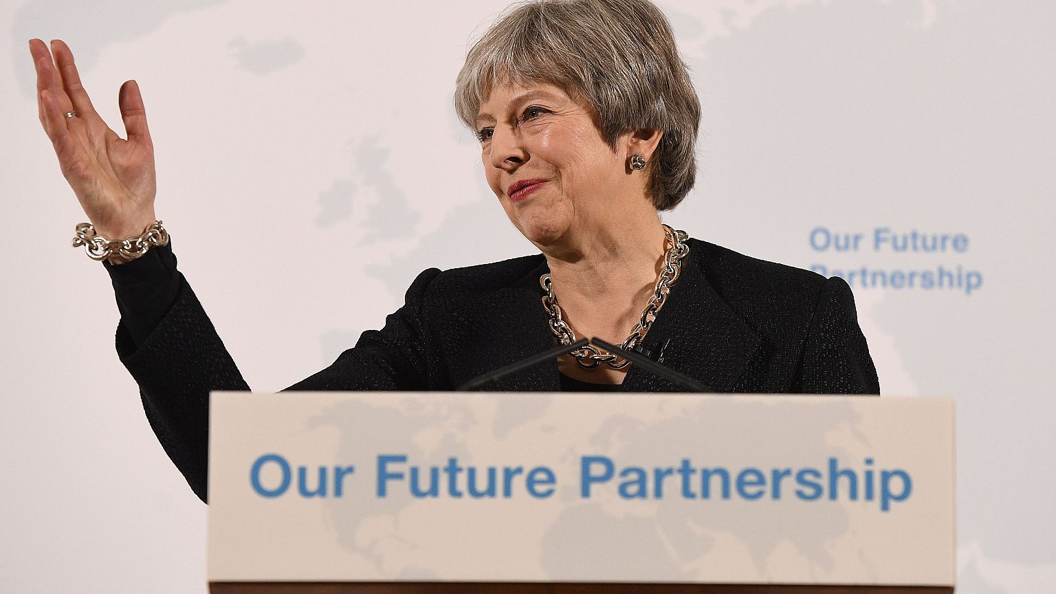 Brexit, l'Unione Europea a Theresa May: "Datti una mossa"