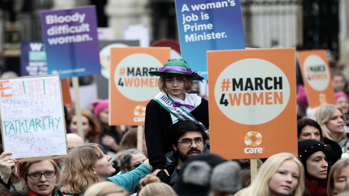 مسيرة للنساء في لندن والمطالبة بالمزيد من المساواة مع الرجل