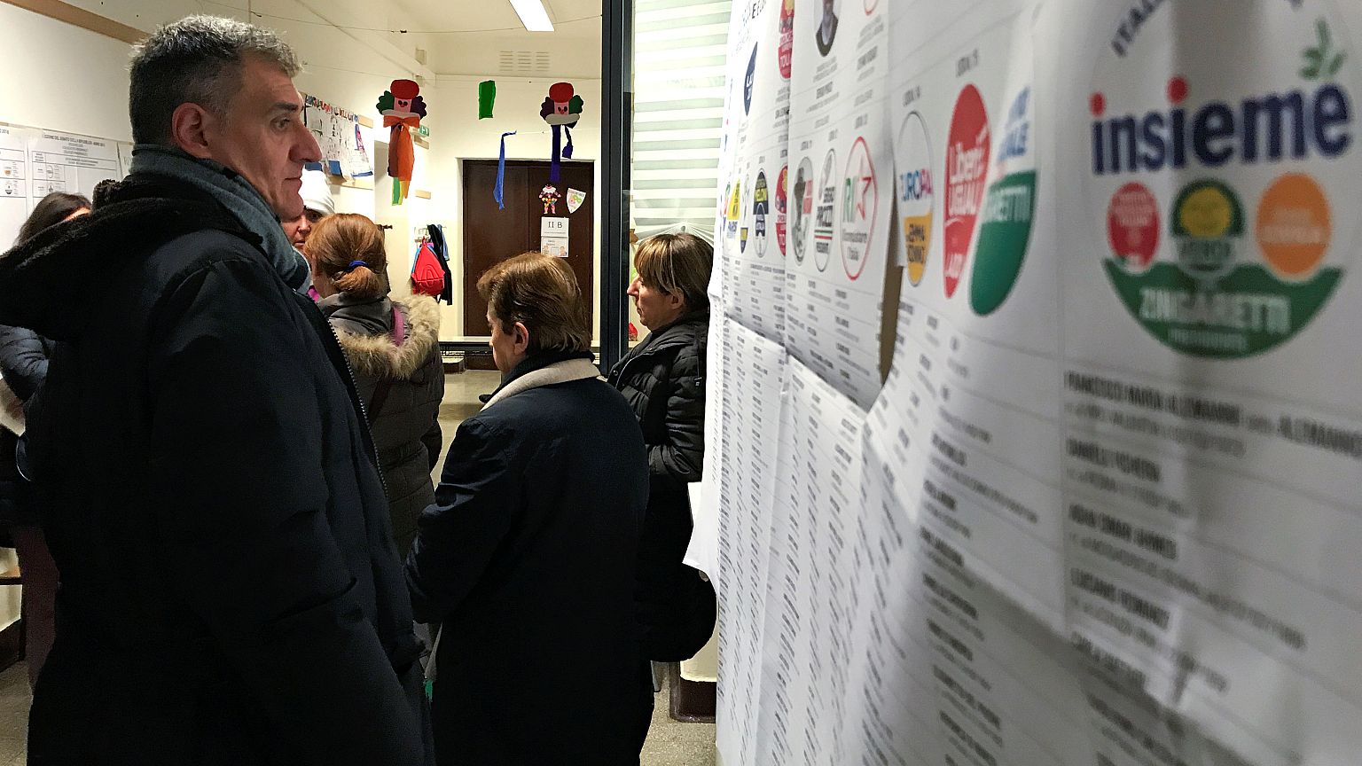 Προηγείται η κεντροδεξιά συμμαχία, πρώτο κόμμα το Κίνημα 5 Αστέρων (exit polls)