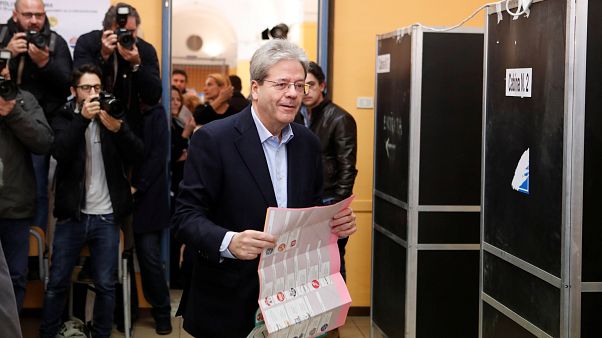 İtalya'daki sandık çıkış anketleri koalisyona işaret ediyor İtalya'daki sandık çıkış anketleri koalisyona işaret ediyor