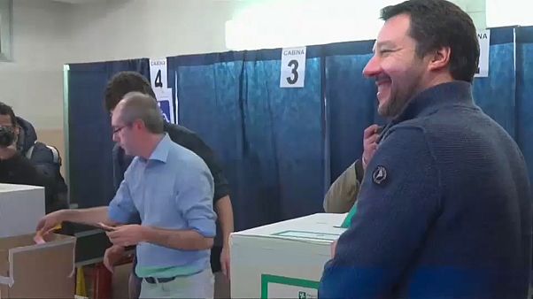 Centrodestra, è boom per Salvini, il Cavaliere va giù Centrodestra, è boom per Salvini, il Cavaliere va giù