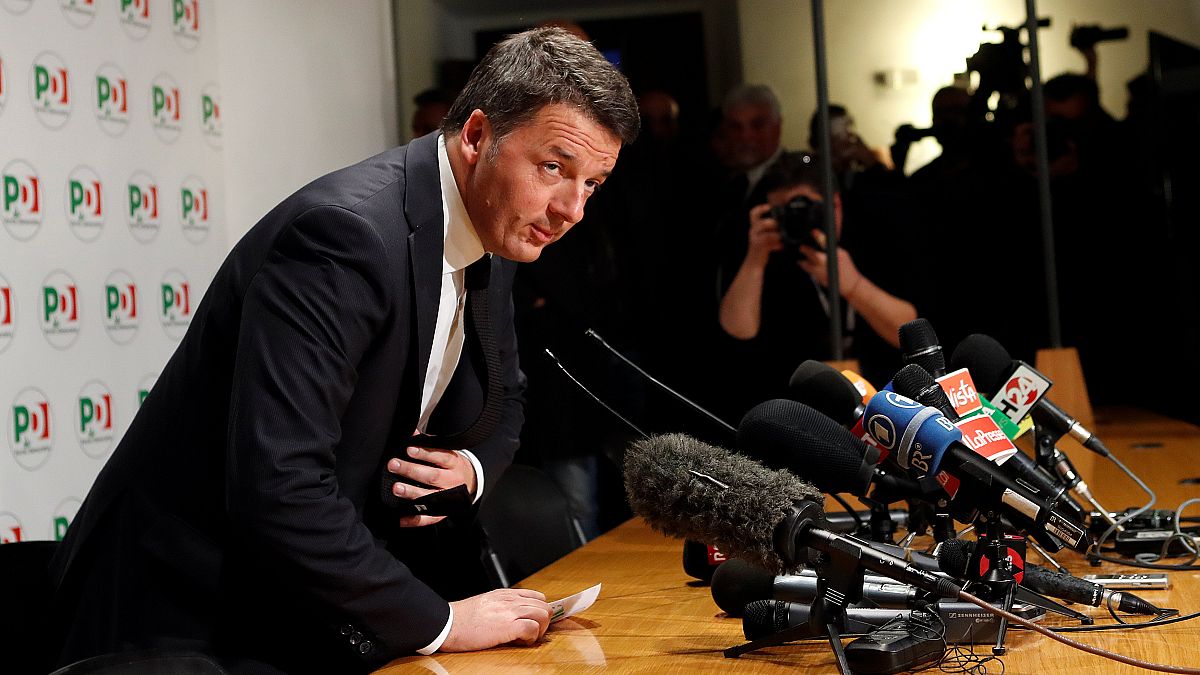 Renzi si dimette: "Niente inciuci, il nostro posto è all'opposizione"