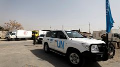 شاهد: شاحنات إغاثة تدخل غوطة دمشق 