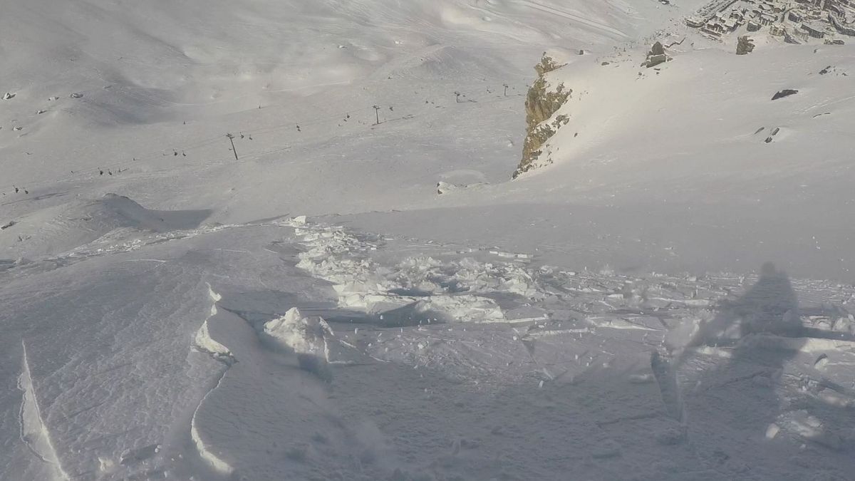 France : un snowbordeur sort indemne d’une avalanche