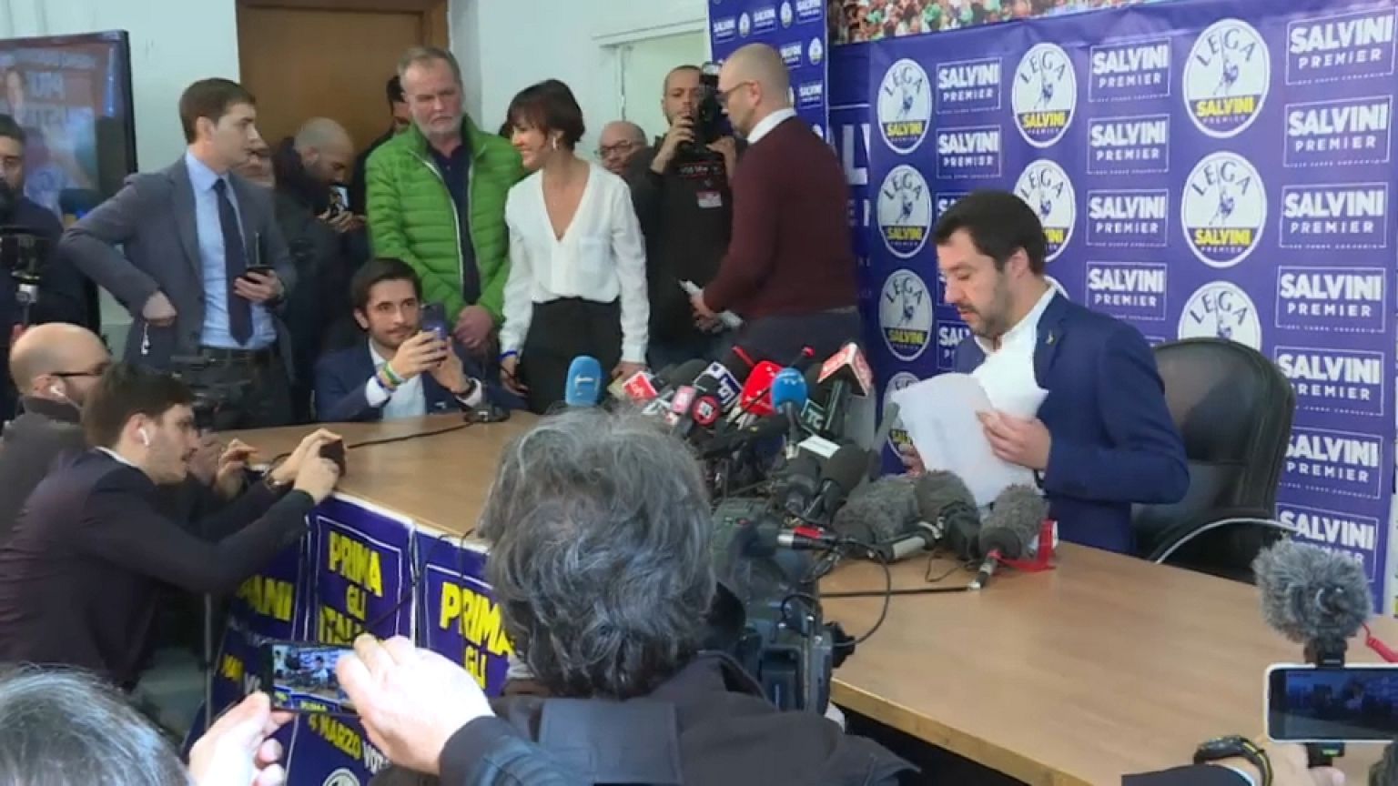 Lega, Salvini: a Bruxelles preparino gli scatoloni 