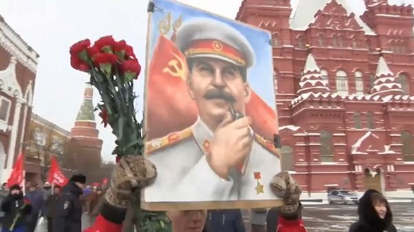 Stalin 65'inci ölüm yıldönümünde anıldı Stalin 65'inci ölüm yıldönümünde anıldı