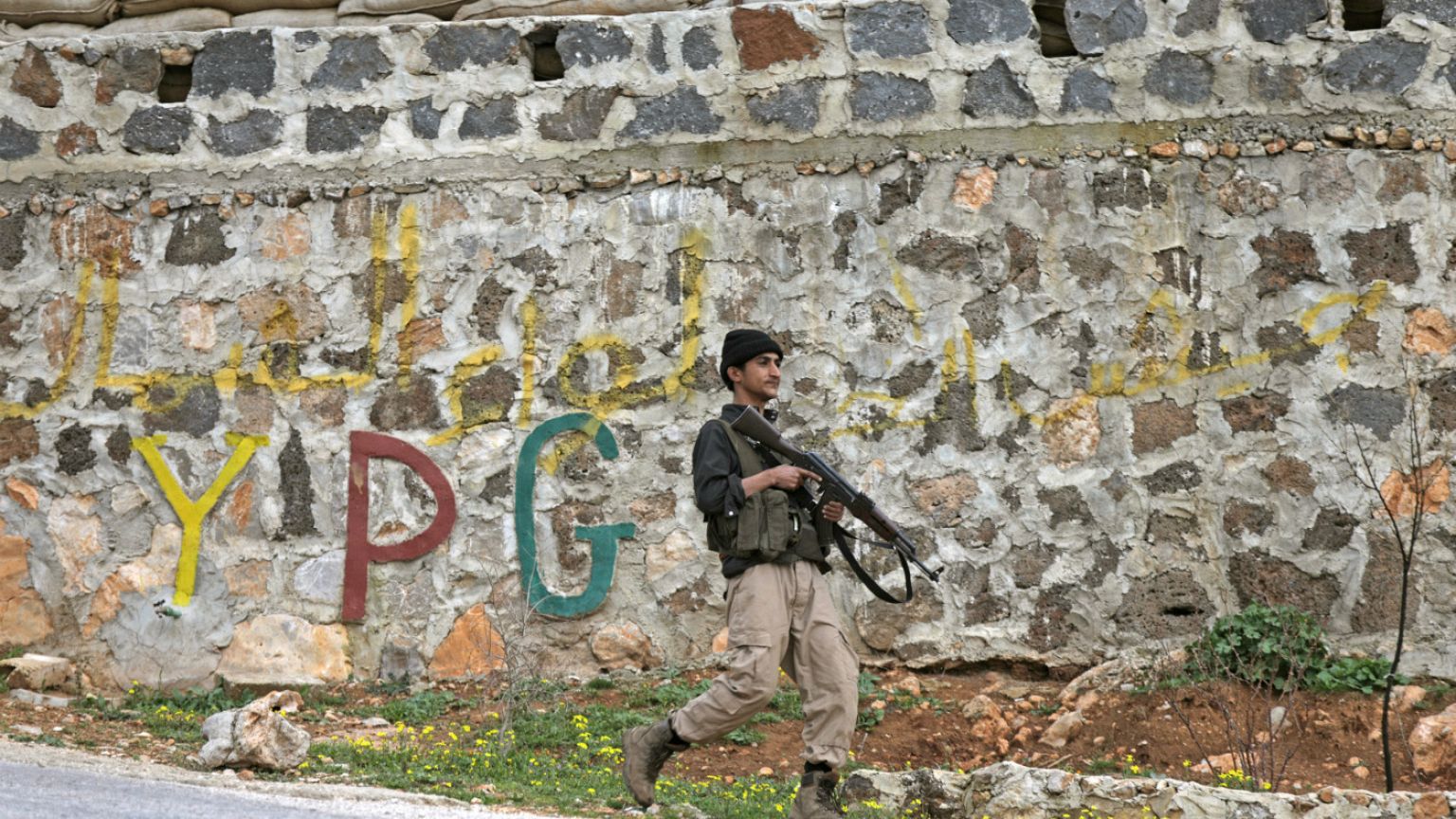 Reuters: Bin 700 militan Afrin'e gönderildi