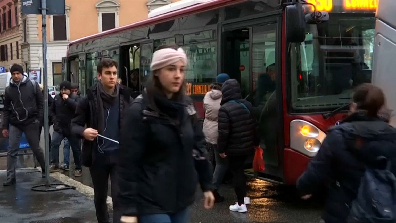 Sağın güçlenmesi İtalyanları böldü