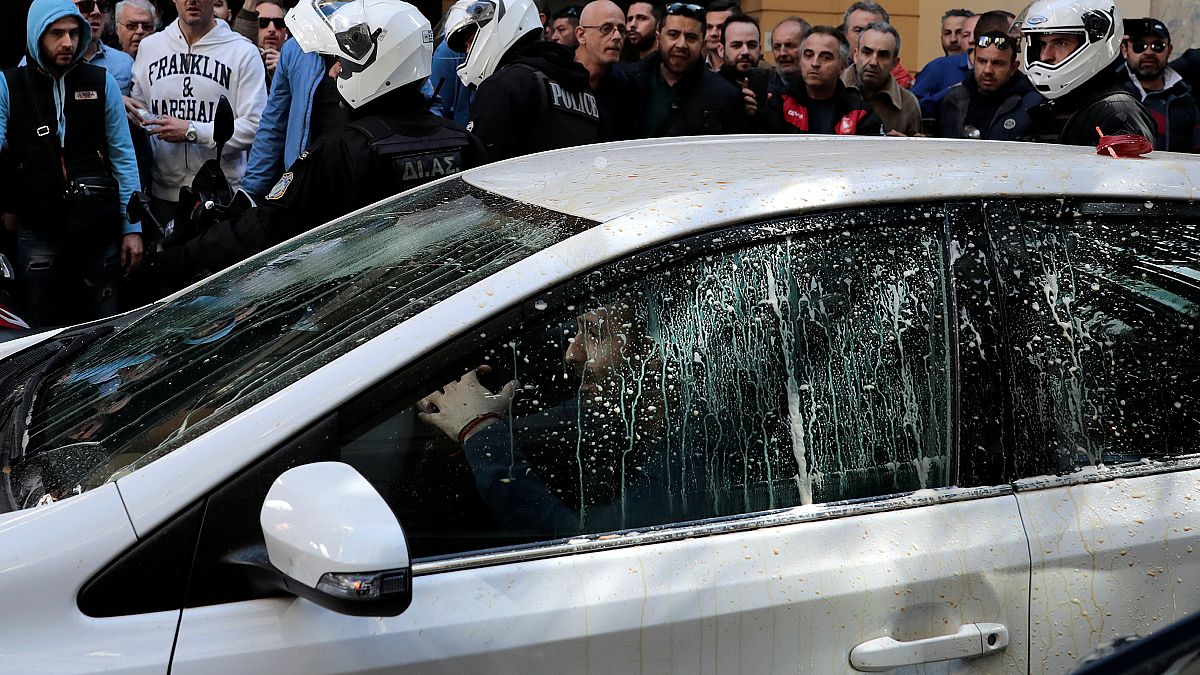 Ελλάδα: Οδηγοί ταξί κατά Uber - Ένταση στην πορεία