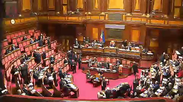 À procura de uma maioria em Itália À procura de uma maioria em Itália
