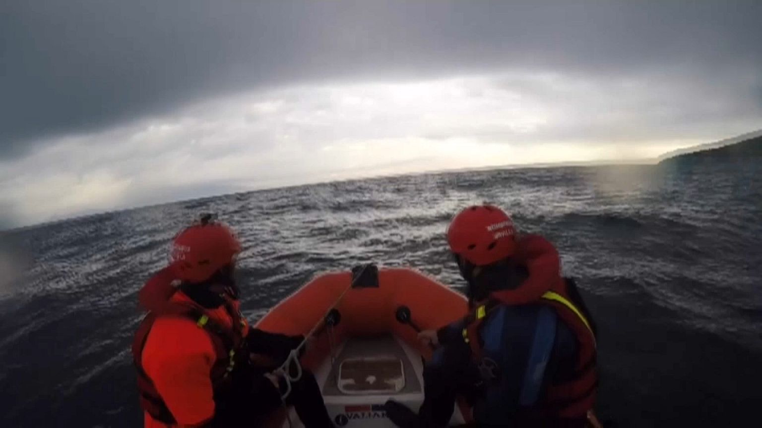 Tres bomberos españoles acusados de tráfico de personas en Lesbos