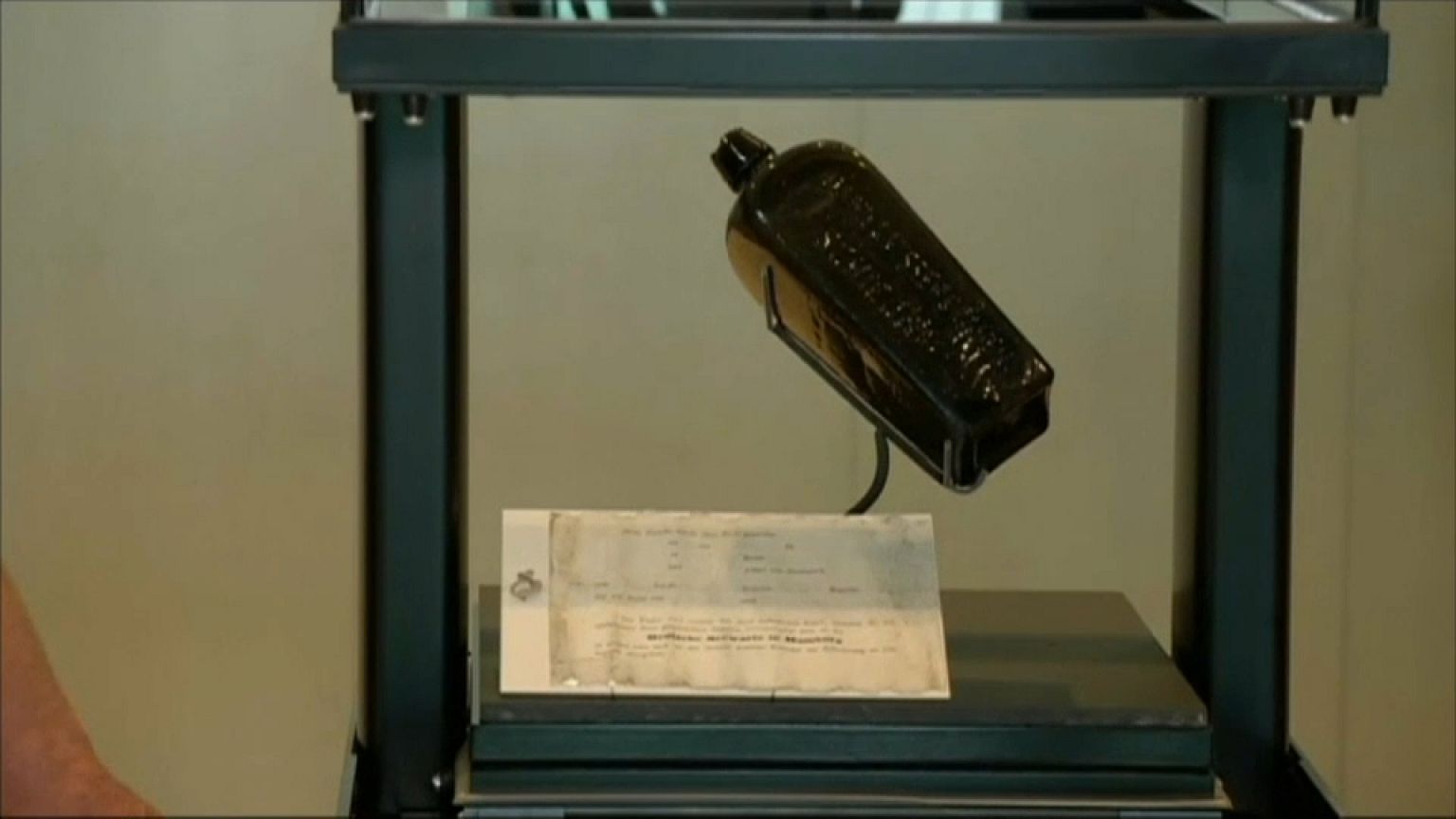 132 Jahre unterwegs: Frau findet deutsche Flaschenpost in Australien