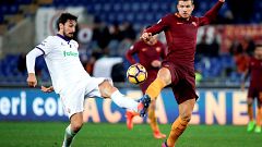Davide Astori e Edin Dzeko in Roma-Fiorentina 
